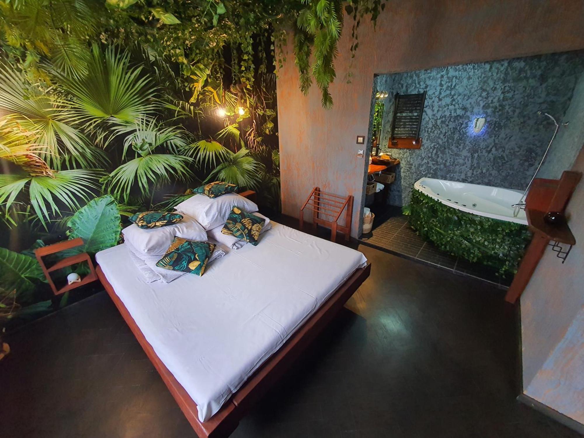 Tropicana Jacuzzi Apartment Krasków Εξωτερικό φωτογραφία